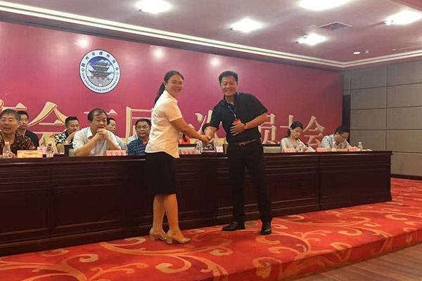 赣州市虔州商会第二届第一次会员大会——球友会（中国）集团董事长饶荣华担任商会会长 
